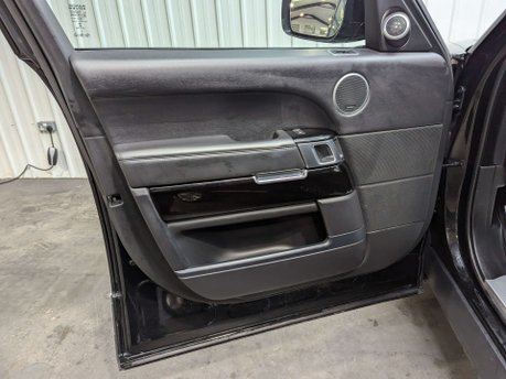 Land Rover Range Rover 3.0 Range Rover Vogue TDV6 Auto 4WD 5dr 59