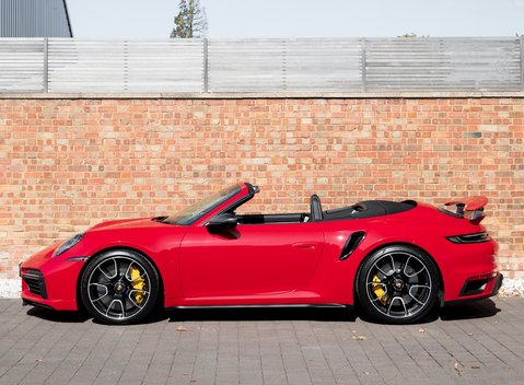 Porsche 911 Turbo S Cabriolet (992) 2