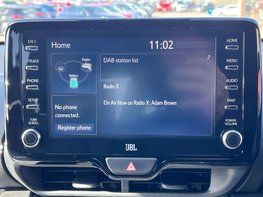 Toyota Yaris 1.5 Yaris Dynamic HEV CVT 5dr 32