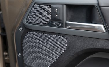 Land Rover Defender 110 X P400 22