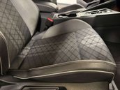 Volkswagen Golf 1.5 Golf R-Line eTSI Semi-Auto 5dr 11