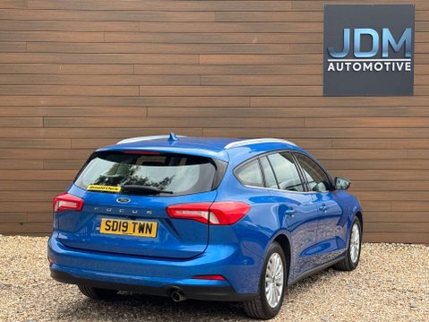 Ford Focus 1.0 Focus Titanium 5dr 4