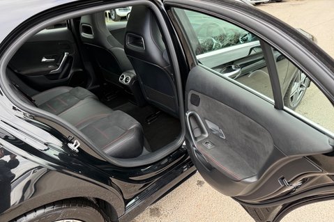 Mercedes-Benz A Class A 180 D AMG LINE PREMIUM PLUS - PAN ROOF -ELECTRIC SEATS 37