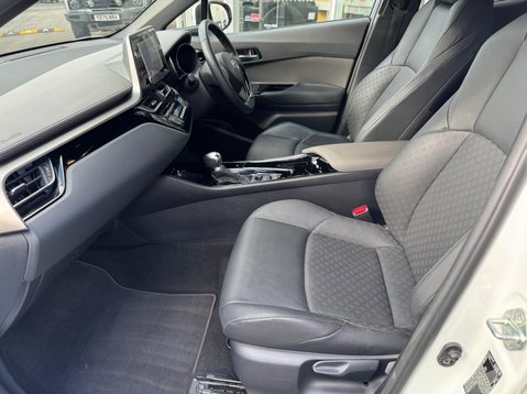 Toyota C-HR EXCEL 29