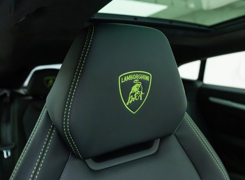 Lamborghini Urus 13