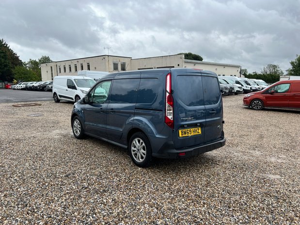 Ford Transit Connect SWB L1H1 Low Roof Limited 200 Alloys H/Seats Ply Sensors EURO 6 NO VAT 8