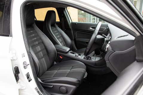 Mercedes-Benz GLA Class GLA 180 URBAN EDITION 28