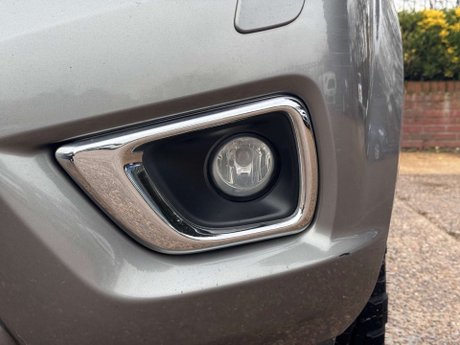 Nissan Navara 2.3 Navara Tekna dCi 4WD 5dr 57