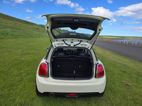 Mini Hatch 1.5 One Euro 6 (s/s) 3dr 37