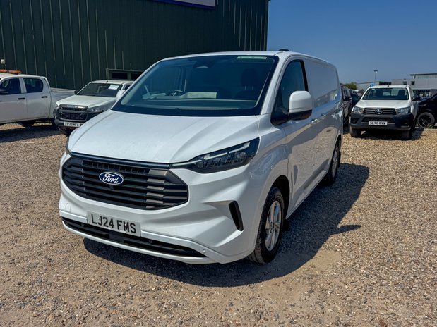 Ford Transit Custom SWB L1H1 Low Roof Limited 300 Air Con Alloys Cam Sensors EURO 6 2