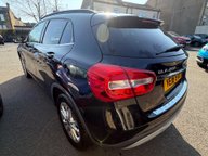 Mercedes-Benz GLA GLA 200 SE 6