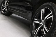 Volvo XC60 2.0 XC60 R-Design B4 MHEV AWD Auto 4WD 5dr 40