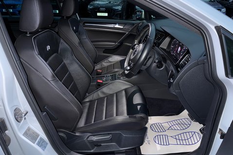 Volkswagen Golf R TSI 4MOTION DSG -LEATHER -CAMERA-PRETORIAS -PAN ROOF -WHITE/SILVER -GHOST 36