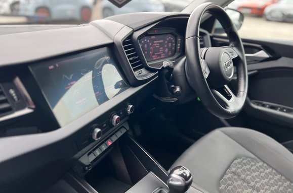 Audi A1 SPORTBACK 1.0 TFSI TECHNIK 31