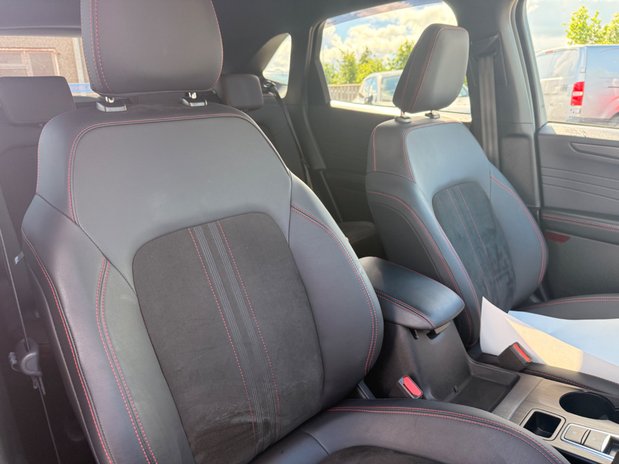 Ford Kuga ST-LINE 22