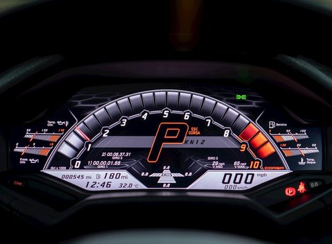 Lamborghini Huracan LP640-4 Performante 15