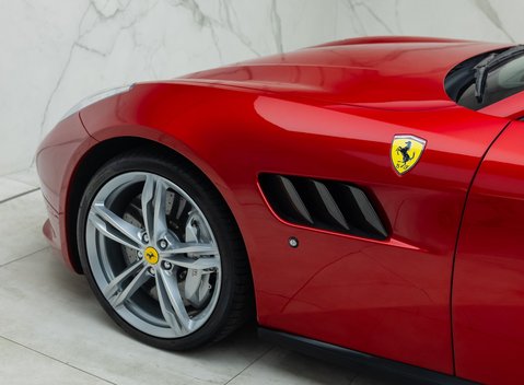 Ferrari GTC4 Lusso V12 32