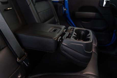 Jeep Wrangler 2.0 Wrangler Overland Unlimited Edition Auto 4WD 4dr 37