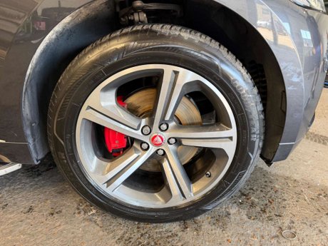 Jaguar F-Pace 3.0 D300 V6 S Auto AWD Euro 6 (s/s) 5dr 25