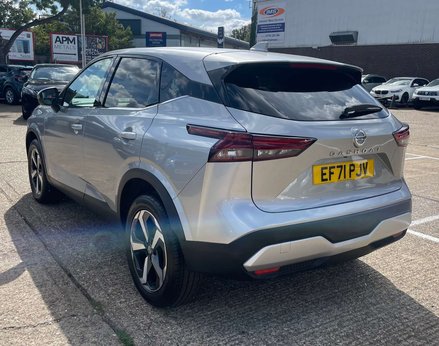 Nissan Qashqai 1.3 Qashqai N-Connecta DiG-T MHEV 5dr 8
