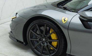 Ferrari SF90 Stradale ASSETTO FIORANO 32