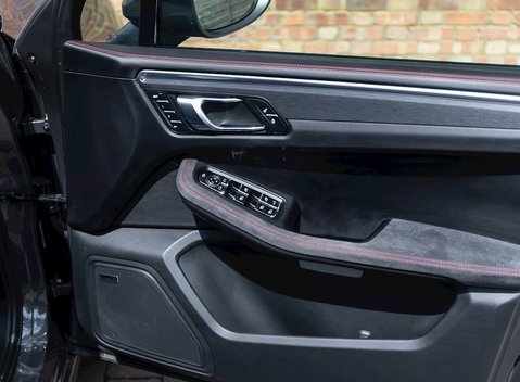 Porsche Macan GTS 21