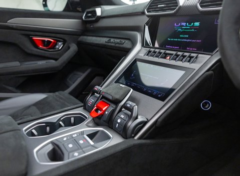 Lamborghini Urus PERFORMANTE 29