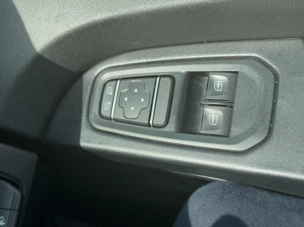 Renault Trafic LWB L2H2 [SOLD MT] High Roof Business LL30 Air Con Sensors Cam EURO 6 27