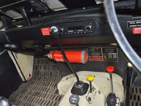 Land Rover 88 Series III SUV 24
