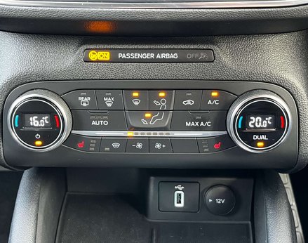 Ford Focus 1.5 Focus Titanium Auto 5dr 54