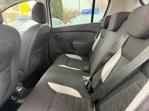 Dacia Sandero Stepway 1.5 dCi Laureate Euro 5 5dr 21