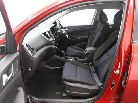 Hyundai TUCSON 2.0 CRDi SE Nav Auto 4WD Euro 6 5dr 22