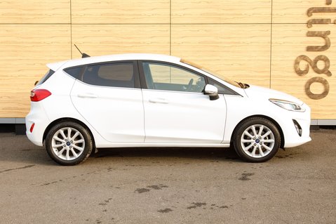 Ford Fiesta TITANIUM MHEV 12