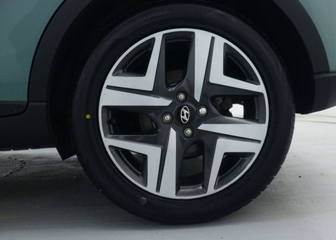 Hyundai BAYON 1.0 T-GDi MHEV Premium SUV 5dr Petrol Hybrid DCT Euro 6 (s/s) (100 ps) 17