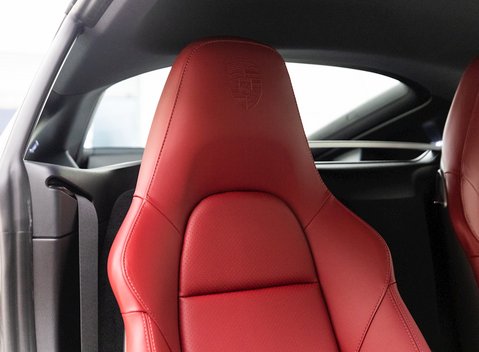 Porsche 718 Cayman 11