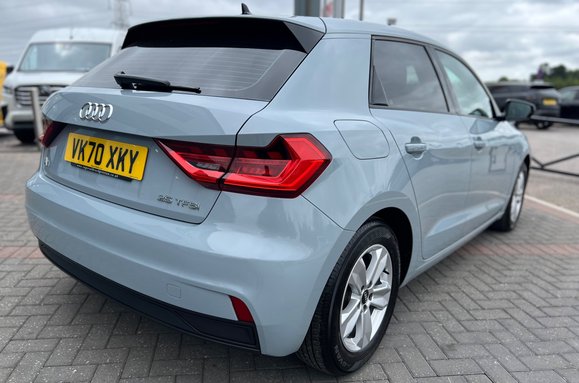 Audi A1 SPORTBACK 1.0 TFSI TECHNIK 10