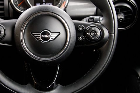 Mini Hatch COOPER 19