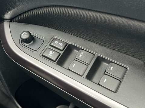 Suzuki Vitara SZ-T MHEV 37