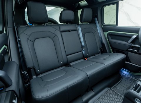 Land Rover Defender 110 D300 75TH LIMITED EDITION 13