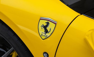 Ferrari F8 SPIDER 52