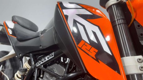 KTM Duke 2011 32K GOOD RUNNING SUPERMOTO PROJECT BIKE 125CC 15BHP 9