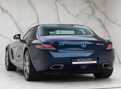 Mercedes-Benz SLS AMG 3