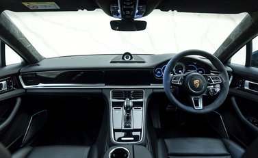 Porsche Panamera Turbo S E-Hybrid Sport Turismo 16