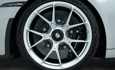 Porsche 911 GT3 Touring (992) 23