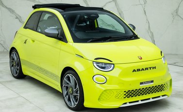 Abarth 500e Scorpionissima Cabrio 9
