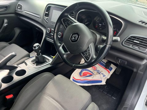 Renault Megane 1.5 Blue dCi Play Sport Tourer Euro 6 (s/s) 5dr 34