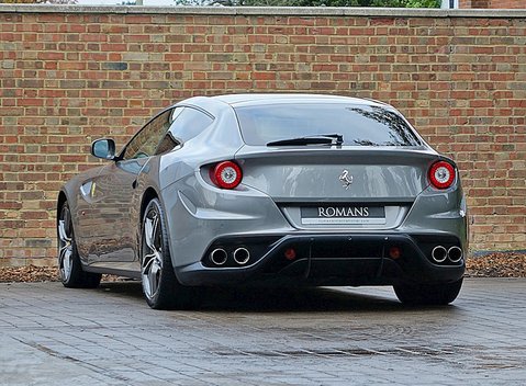 Ferrari FF 15