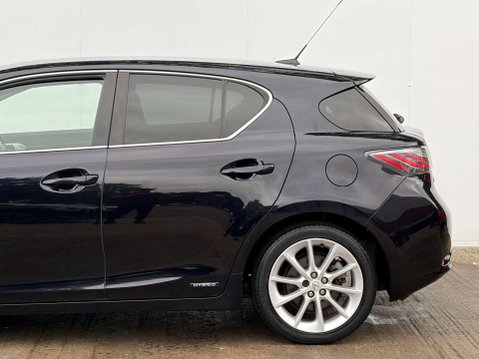 Lexus CT 1.8 CT 200h Luxury CVT 5dr 45