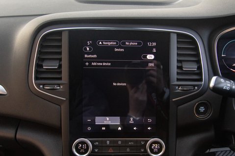 Renault Megane ICONIC E-TECH 28