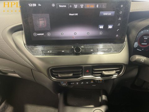 Nissan Juke 1.0 DIG-T N-Connecta SUV 5dr Petrol Manual Euro 6 (s/s) (114 ps) 18